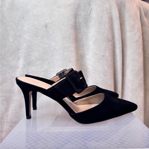 Ann Taylor Black Mules with Double Strap Design - Picture 2 of 4